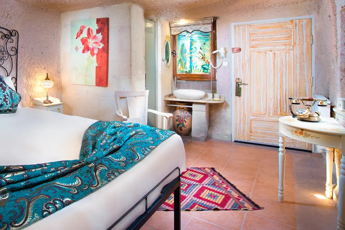 Selfie Cave Hotels Rooms